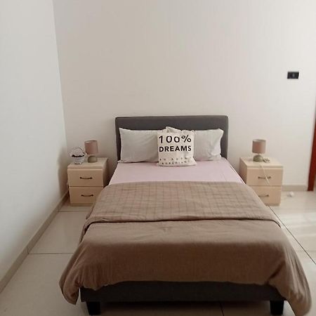 شقة Tricia'S Place - One Family At A Time أكرا المظهر الخارجي الصورة