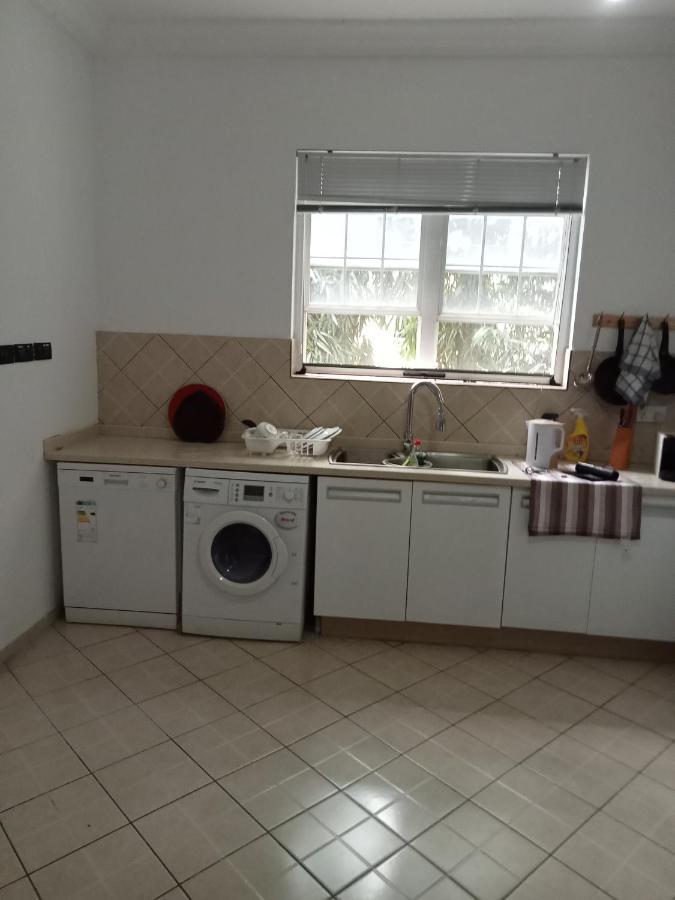 شقة Tricia'S Place - One Family At A Time أكرا المظهر الخارجي الصورة